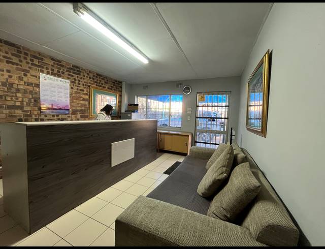 395M² WAREHOUSE TO LET IN SEBENZA